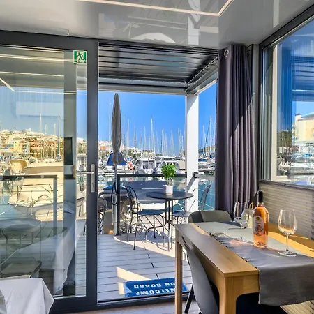 The Homeboat Company Hotel na wodzie 3*