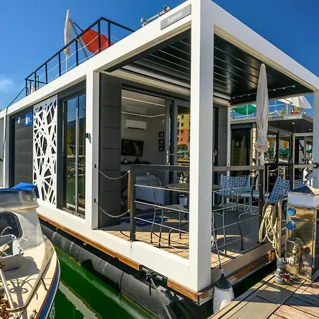 Hotel na wodzie The Homeboat Company 3*