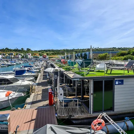 The Homeboat Company Hotel na wodzie