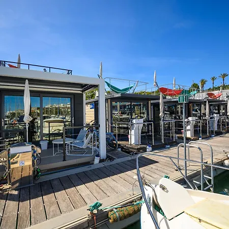 The Homeboat Company 3*