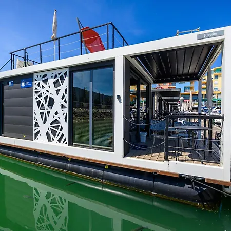 Hotel na wodzie The Homeboat Company 3*
