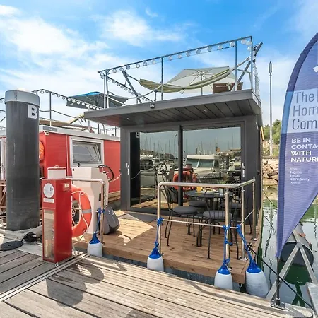 The Homeboat Company 船屋 3*