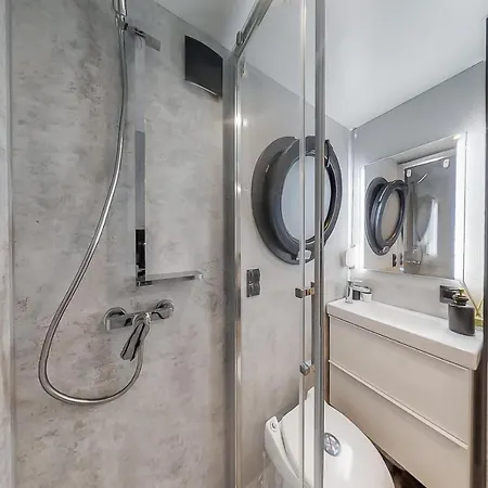 The Homeboat Company 船屋