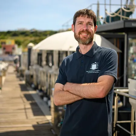 The Homeboat Company 3*