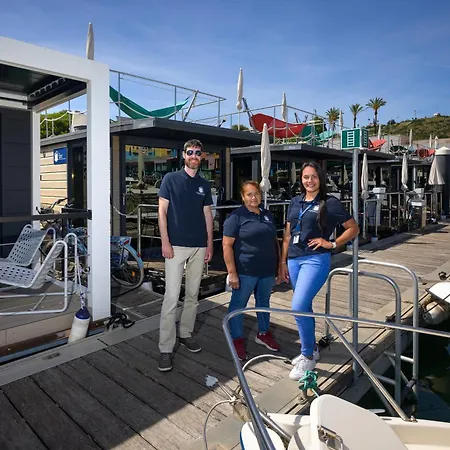 Hotel en barco The Homeboat Company 3*