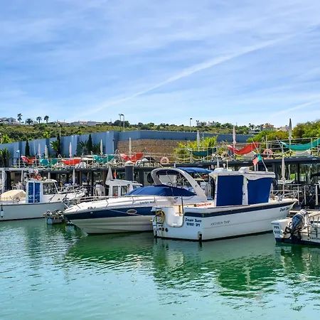 بوتيل The Homeboat Company البوفيرا