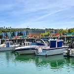 بوتيل The Homeboat Company البوفيرا
