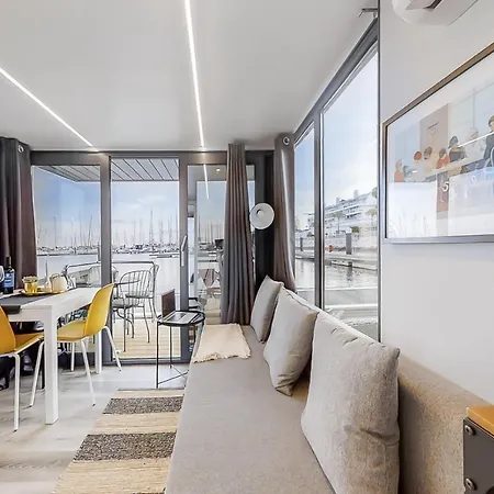 Hotel en barco The Homeboat Company 3*