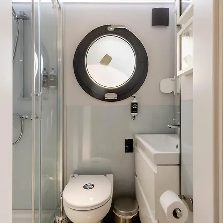 The Homeboat Company Hotel en barco 3*
