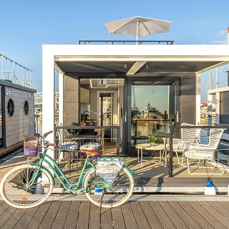 The Homeboat Company Hotel en barco