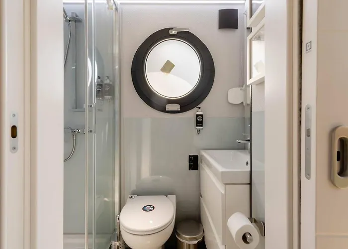 The Homeboat Company Bateau-hôtel 3*