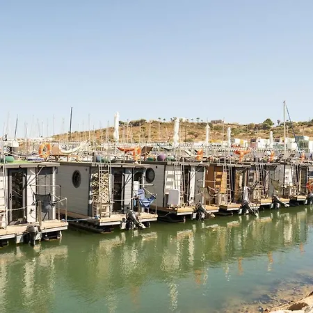 The Homeboat Company 보트호텔 3*